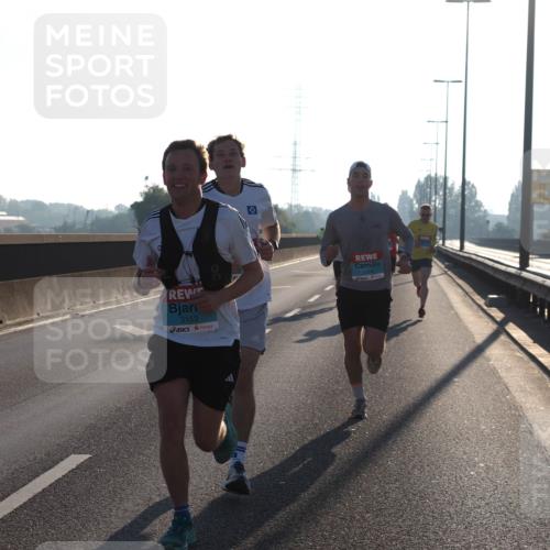 03.10.2025 - Köhlbrandbrückenlauf Fabian Wolf http://msf.ph/oto/8996092 03.10.2025 09:12:24 Position 3 3153, 1174 meine-sportfotos.de