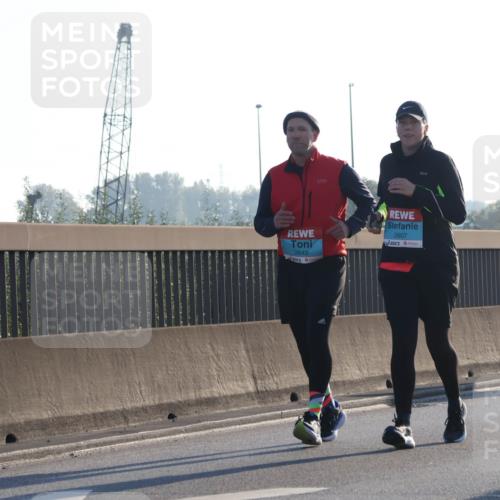 03.10.2025 - Köhlbrandbrückenlauf Luisa Fischer http://msf.ph/oto/8996102 03.10.2025 10:27:26 Position 3 720, 2643, 2607 meine-sportfotos.de