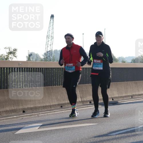 03.10.2025 - Köhlbrandbrückenlauf Luisa Fischer http://msf.ph/oto/8996106 03.10.2025 10:27:27 Position 3 2643, 2607 meine-sportfotos.de