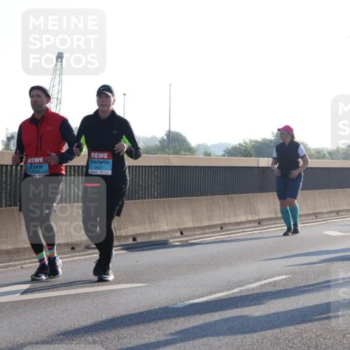03.10.2025 - Köhlbrandbrückenlauf Luisa Fischer http://msf.ph/oto/8996112 03.10.2025 10:27:27 Position 3 2643, 2607 meine-sportfotos.de