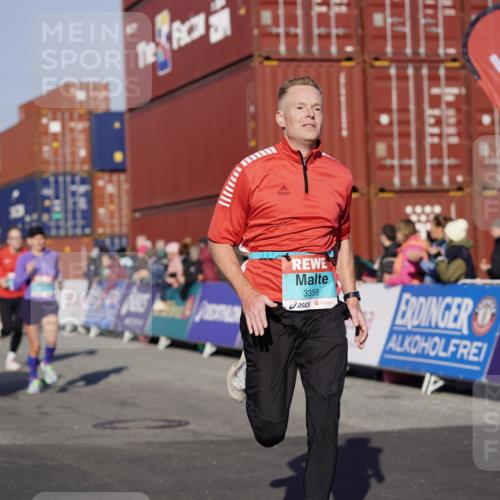 03.10.2025 - Köhlbrandbrückenlauf Michael Burmester http://msf.ph/oto/8996118 03.10.2025 09:58:58 Ziel 1063, 1107, 1185, 1271, 1383, 1617, 3358, 3837 meine-sportfotos.de