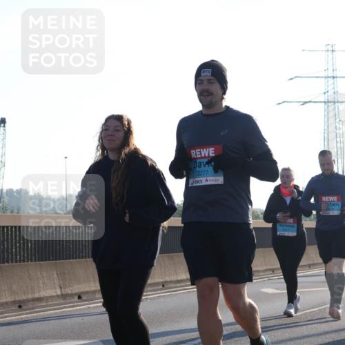 03.10.2025 - Köhlbrandbrückenlauf Luisa Fischer http://msf.ph/oto/8996128 03.10.2025 10:27:30 Position 3 2277, 8474 meine-sportfotos.de