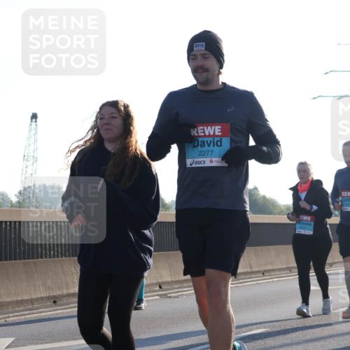03.10.2025 - Köhlbrandbrückenlauf Luisa Fischer http://msf.ph/oto/8996132 03.10.2025 10:27:30 Position 3 2277, 3477, 3474 meine-sportfotos.de