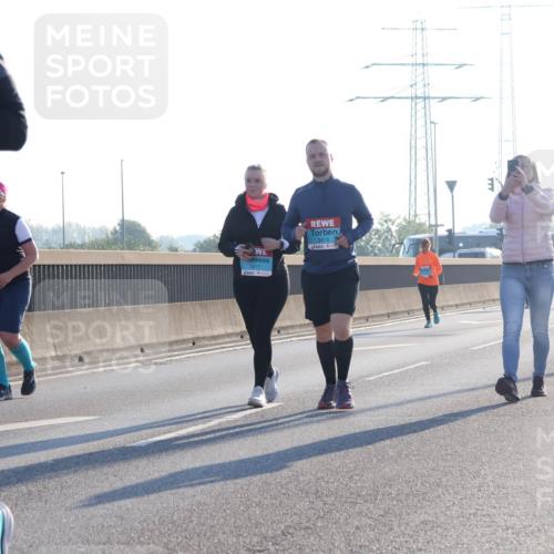 03.10.2025 - Köhlbrandbrückenlauf Luisa Fischer http://msf.ph/oto/8996139 03.10.2025 10:27:31 Position 3 3477, 3474 meine-sportfotos.de