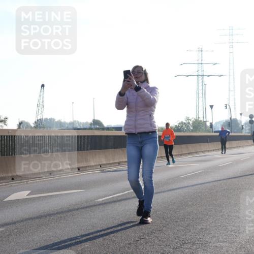 03.10.2025 - Köhlbrandbrückenlauf Luisa Fischer http://msf.ph/oto/8996166 03.10.2025 10:27:35 Position 3  meine-sportfotos.de