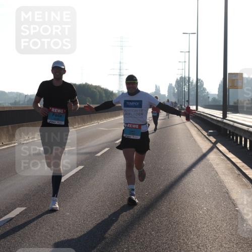 03.10.2025 - Köhlbrandbrückenlauf Fabian Wolf http://msf.ph/oto/8996177 03.10.2025 09:12:34 Position 3 3299, 3740 meine-sportfotos.de