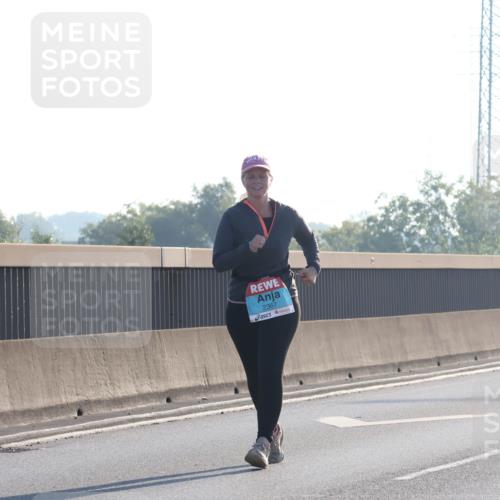 03.10.2025 - Köhlbrandbrückenlauf Luisa Fischer http://msf.ph/oto/8996182 03.10.2025 10:27:48 Position 3 2367 meine-sportfotos.de
