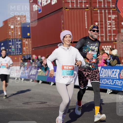 03.10.2025 - Köhlbrandbrückenlauf Michael Burmester http://msf.ph/oto/8996194 03.10.2025 09:59:04 Ziel 1063, 1107, 1271, 1383, 1617, 3155, 3358, 3837 meine-sportfotos.de