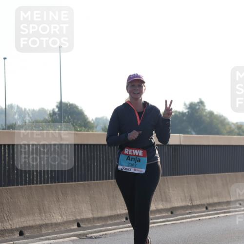 03.10.2025 - Köhlbrandbrückenlauf Luisa Fischer http://msf.ph/oto/8996195 03.10.2025 10:27:49 Position 3 2367 meine-sportfotos.de