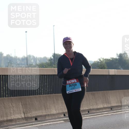 03.10.2025 - Köhlbrandbrückenlauf Luisa Fischer http://msf.ph/oto/8996201 03.10.2025 10:27:50 Position 3 2367 meine-sportfotos.de