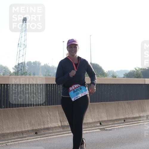 03.10.2025 - Köhlbrandbrückenlauf Luisa Fischer http://msf.ph/oto/8996208 03.10.2025 10:27:51 Position 3 2367 meine-sportfotos.de
