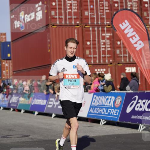 03.10.2025 - Köhlbrandbrückenlauf Michael Burmester http://msf.ph/oto/8996228 03.10.2025 09:59:06 Ziel 1063, 1107, 1383, 1423, 1617, 2948, 3155, 3358, 3837 meine-sportfotos.de