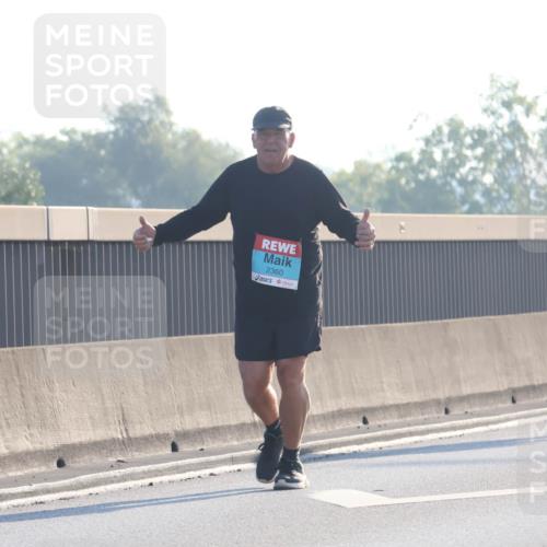 03.10.2025 - Köhlbrandbrückenlauf Luisa Fischer http://msf.ph/oto/8996240 03.10.2025 10:28:05 Position 3 2360, 3184 meine-sportfotos.de