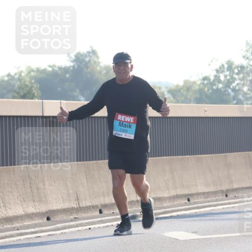 03.10.2025 - Köhlbrandbrückenlauf Luisa Fischer http://msf.ph/oto/8996243 03.10.2025 10:28:05 Position 3 2360, 3184 meine-sportfotos.de