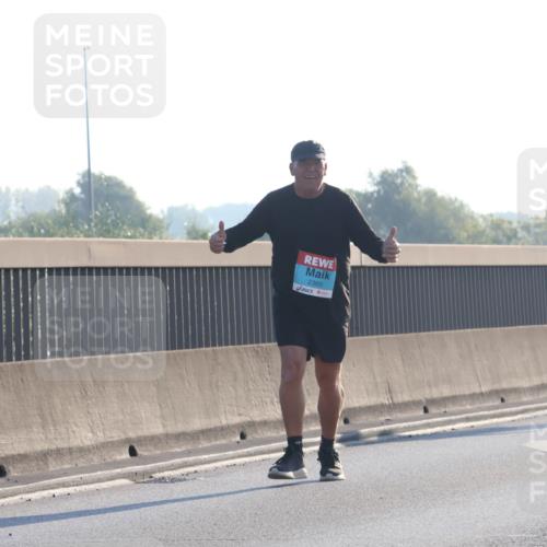 03.10.2025 - Köhlbrandbrückenlauf Luisa Fischer http://msf.ph/oto/8996256 03.10.2025 10:28:07 Position 3 2360, 3104 meine-sportfotos.de