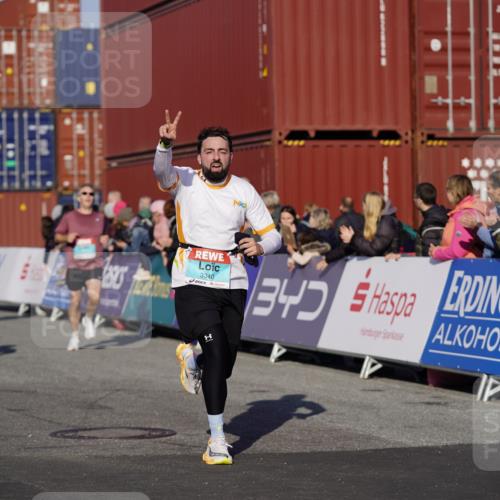 03.10.2025 - Köhlbrandbrückenlauf Michael Burmester http://msf.ph/oto/8996277 03.10.2025 09:59:13 Ziel 1231, 1249, 1398, 1411, 1423, 2948, 3340, 3525 meine-sportfotos.de