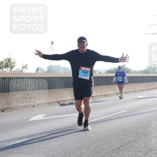03.10.2025 - Köhlbrandbrückenlauf Luisa Fischer http://msf.ph/oto/8996288 03.10.2025 10:28:12 Position 3 2360 meine-sportfotos.de