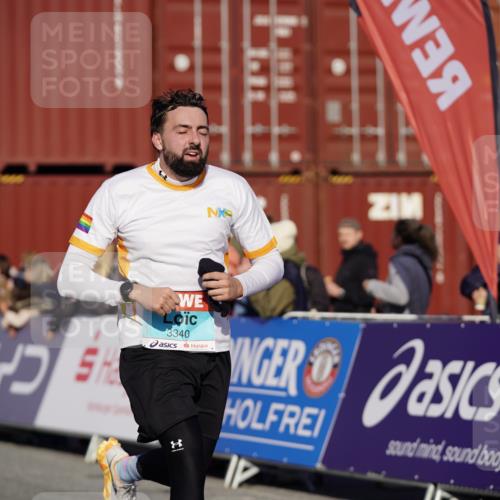 03.10.2025 - Köhlbrandbrückenlauf Michael Burmester http://msf.ph/oto/8996290 03.10.2025 09:59:14 Ziel 1231, 1249, 1269, 1398, 1411, 1423, 2948, 3340, 3514, 3525 meine-sportfotos.de