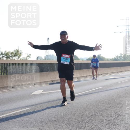03.10.2025 - Köhlbrandbrückenlauf Luisa Fischer http://msf.ph/oto/8996291 03.10.2025 10:28:12 Position 3 2360 meine-sportfotos.de