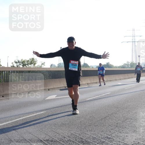03.10.2025 - Köhlbrandbrückenlauf Luisa Fischer http://msf.ph/oto/8996294 03.10.2025 10:28:13 Position 3 2360 meine-sportfotos.de
