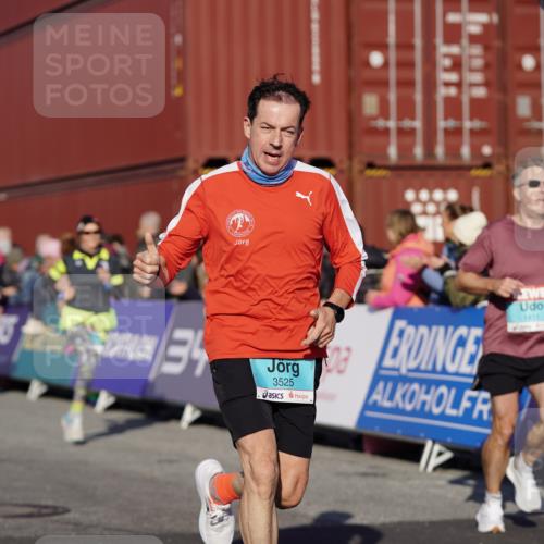 03.10.2025 - Köhlbrandbrückenlauf Michael Burmester http://msf.ph/oto/8996317 03.10.2025 09:59:16 Ziel 1075, 1231, 1249, 1269, 1398, 1411, 1423, 1639, 2948, 3340, 3514, 3525 meine-sportfotos.de