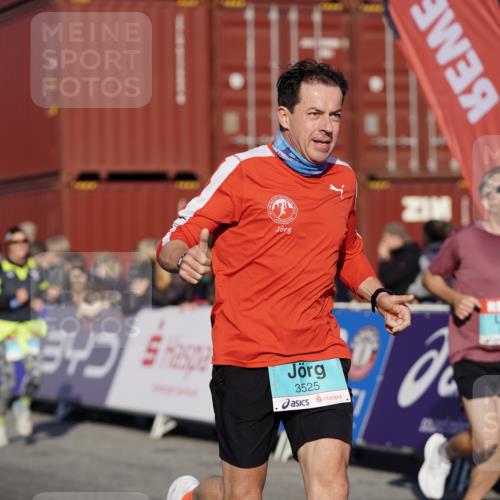 03.10.2025 - Köhlbrandbrückenlauf Michael Burmester http://msf.ph/oto/8996332 03.10.2025 09:59:16 Ziel 1075, 1231, 1249, 1269, 1398, 1411, 1423, 1639, 2948, 3340, 3514, 3525 meine-sportfotos.de