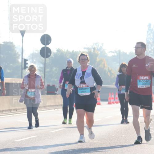 03.10.2025 - Köhlbrandbrückenlauf Luisa Fischer http://msf.ph/oto/8996364 03.10.2025 10:28:35 Position 3 2650, 2639 meine-sportfotos.de