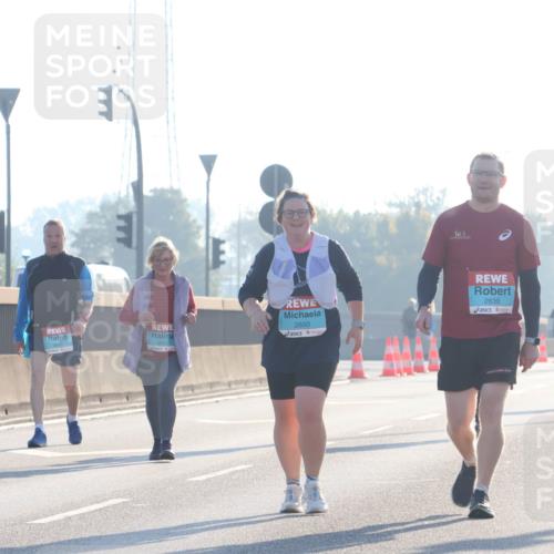 03.10.2025 - Köhlbrandbrückenlauf Luisa Fischer http://msf.ph/oto/8996382 03.10.2025 10:28:37 Position 3 2650, 2639 meine-sportfotos.de