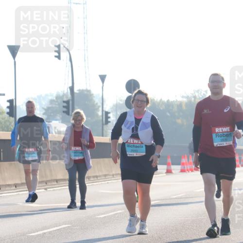 03.10.2025 - Köhlbrandbrückenlauf Luisa Fischer http://msf.ph/oto/8996385 03.10.2025 10:28:38 Position 3 2650, 2639 meine-sportfotos.de