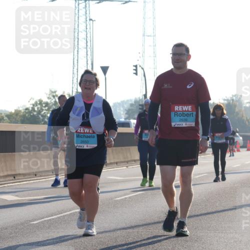 03.10.2025 - Köhlbrandbrückenlauf Luisa Fischer http://msf.ph/oto/8996422 03.10.2025 10:28:42 Position 3 2650, 2639 meine-sportfotos.de