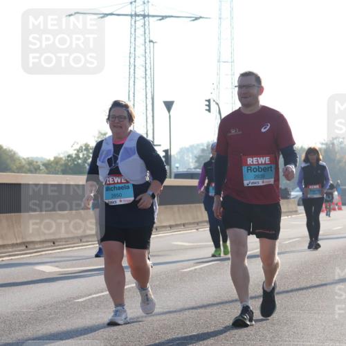 03.10.2025 - Köhlbrandbrückenlauf Luisa Fischer http://msf.ph/oto/8996424 03.10.2025 10:28:42 Position 3 2650, 2639 meine-sportfotos.de