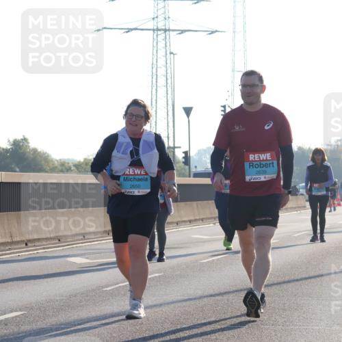 03.10.2025 - Köhlbrandbrückenlauf Luisa Fischer http://msf.ph/oto/8996427 03.10.2025 10:28:43 Position 3 2650, 2639 meine-sportfotos.de