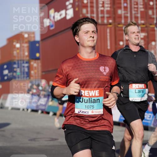 03.10.2025 - Köhlbrandbrückenlauf Michael Burmester http://msf.ph/oto/8996430 03.10.2025 09:59:23 Ziel 1067, 1075, 1087, 1197, 1231, 1249, 1269, 1398, 1411, 1432, 1639, 2788, 2985, 2989, 2997, 3514 meine-sportfotos.de