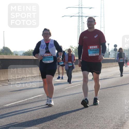 03.10.2025 - Köhlbrandbrückenlauf Luisa Fischer http://msf.ph/oto/8996438 03.10.2025 10:28:44 Position 3 2650, 2639 meine-sportfotos.de