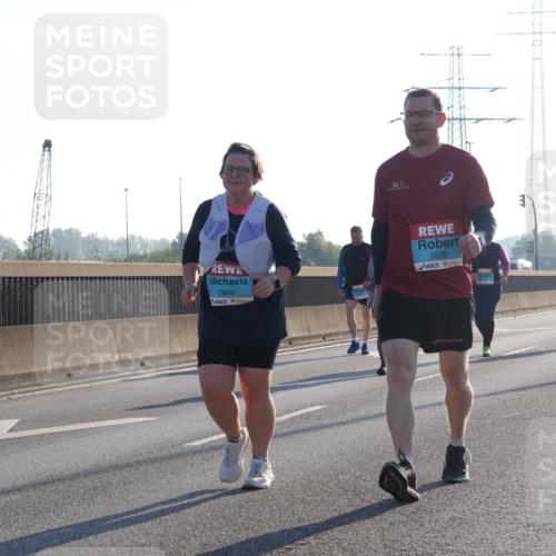 03.10.2025 - Köhlbrandbrückenlauf Luisa Fischer http://msf.ph/oto/8996447 03.10.2025 10:28:45 Position 3 2650, 2639 meine-sportfotos.de