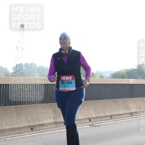 03.10.2025 - Köhlbrandbrückenlauf Luisa Fischer http://msf.ph/oto/8996483 03.10.2025 10:28:51 Position 3 3575 meine-sportfotos.de