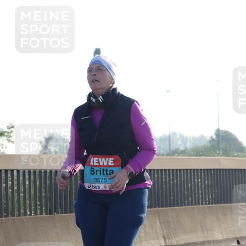 03.10.2025 - Köhlbrandbrückenlauf Luisa Fischer http://msf.ph/oto/8996487 03.10.2025 10:28:52 Position 3 3575 meine-sportfotos.de