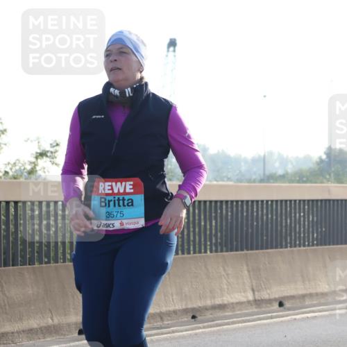 03.10.2025 - Köhlbrandbrückenlauf Luisa Fischer http://msf.ph/oto/8996493 03.10.2025 10:28:52 Position 3 3575 meine-sportfotos.de