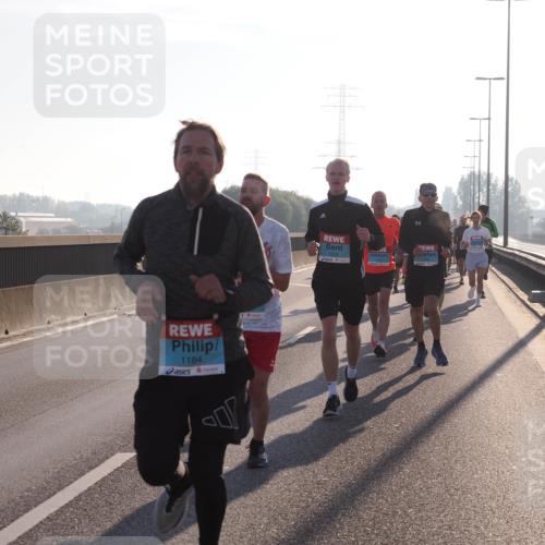 03.10.2025 - Köhlbrandbrückenlauf Fabian Wolf http://msf.ph/oto/8996502 03.10.2025 09:13:04 Position 3 1184, 1029, 1034 meine-sportfotos.de