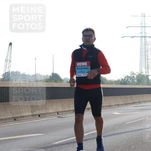 03.10.2025 - Köhlbrandbrückenlauf Luisa Fischer http://msf.ph/oto/8996521 03.10.2025 10:28:56 Position 3 2132 meine-sportfotos.de