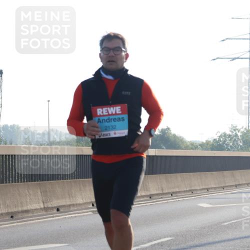 03.10.2025 - Köhlbrandbrückenlauf Luisa Fischer http://msf.ph/oto/8996524 03.10.2025 10:28:56 Position 3 2132 meine-sportfotos.de