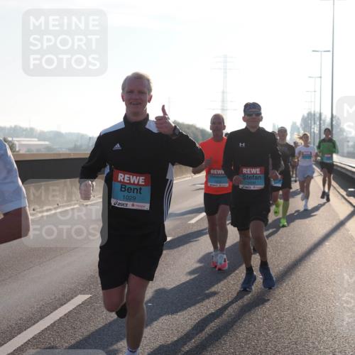 03.10.2025 - Köhlbrandbrückenlauf Fabian Wolf http://msf.ph/oto/8996532 03.10.2025 09:13:05 Position 3 18, 1029, 1012, 1034 meine-sportfotos.de
