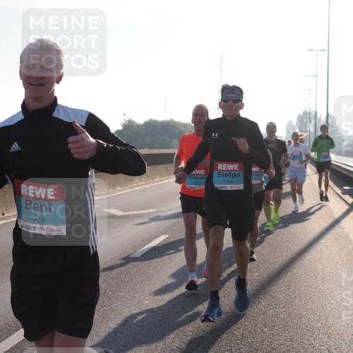 03.10.2025 - Köhlbrandbrückenlauf Fabian Wolf http://msf.ph/oto/8996542 03.10.2025 09:13:06 Position 3 1029, 1012, 1034 meine-sportfotos.de