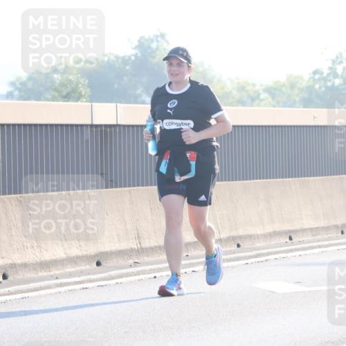03.10.2025 - Köhlbrandbrückenlauf Luisa Fischer http://msf.ph/oto/8996543 03.10.2025 10:29:02 Position 3  meine-sportfotos.de