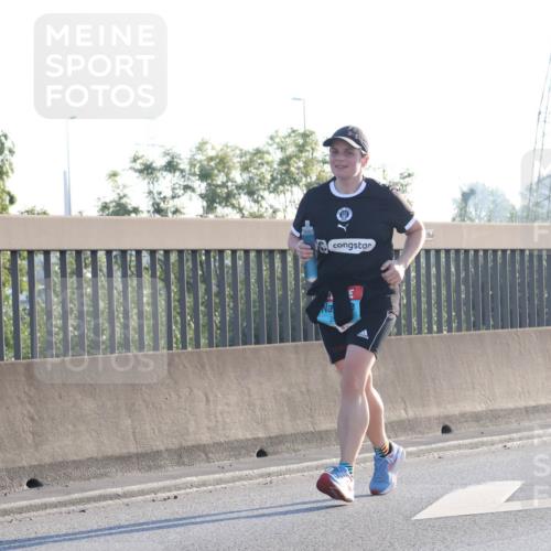 03.10.2025 - Köhlbrandbrückenlauf Luisa Fischer http://msf.ph/oto/8996570 03.10.2025 10:29:07 Position 3  meine-sportfotos.de