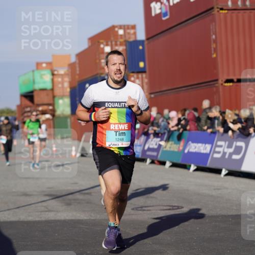03.10.2025 - Köhlbrandbrückenlauf Michael Burmester http://msf.ph/oto/8996604 03.10.2025 09:59:39 Ziel 1158, 1248, 2709, 2710, 2959, 3087, 3464, 3718 meine-sportfotos.de