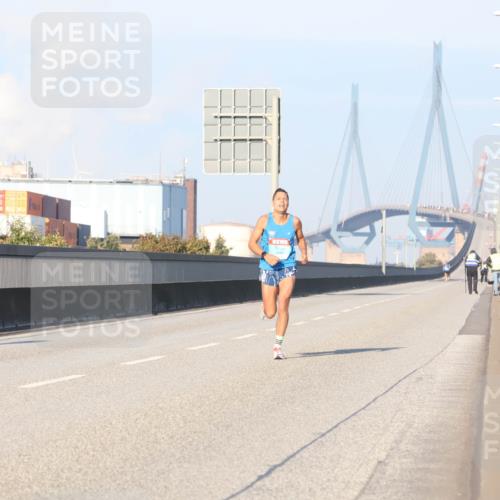 03.10.2025 - Köhlbrandbrückenlauf Luisa Fischer http://msf.ph/oto/8996626 03.10.2025 10:33:16 Position 3  meine-sportfotos.de