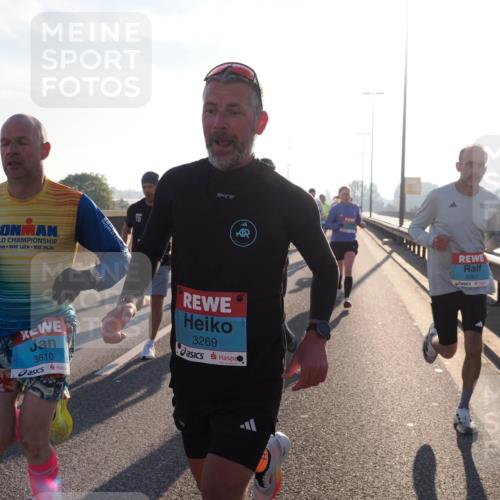 03.10.2025 - Köhlbrandbrückenlauf Fabian Wolf http://msf.ph/oto/8996658 03.10.2025 09:13:13 Position 3 2, 4, 112, 26, 2, 3610, 3269, 3267 meine-sportfotos.de