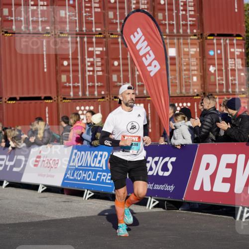 03.10.2025 - Köhlbrandbrückenlauf Michael Burmester http://msf.ph/oto/8996669 03.10.2025 09:59:45 Ziel 1158, 1248, 1297, 2697, 2709, 2710, 2884, 2959, 3137 meine-sportfotos.de
