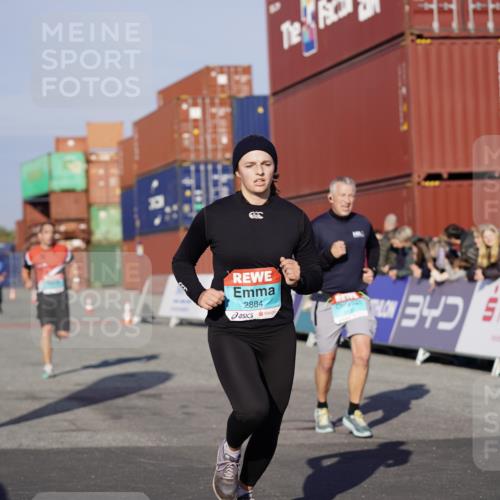 03.10.2025 - Köhlbrandbrückenlauf Michael Burmester http://msf.ph/oto/8996685 03.10.2025 09:59:48 Ziel 1297, 2697, 2710, 2884, 2959, 3137 meine-sportfotos.de